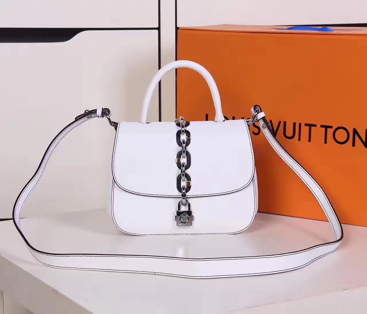 Louis Vuitton M54620 Chain it Bag Pistache White