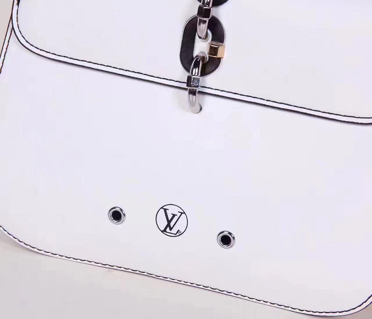 Louis Vuitton M54620 Chain it Bag Pistache White