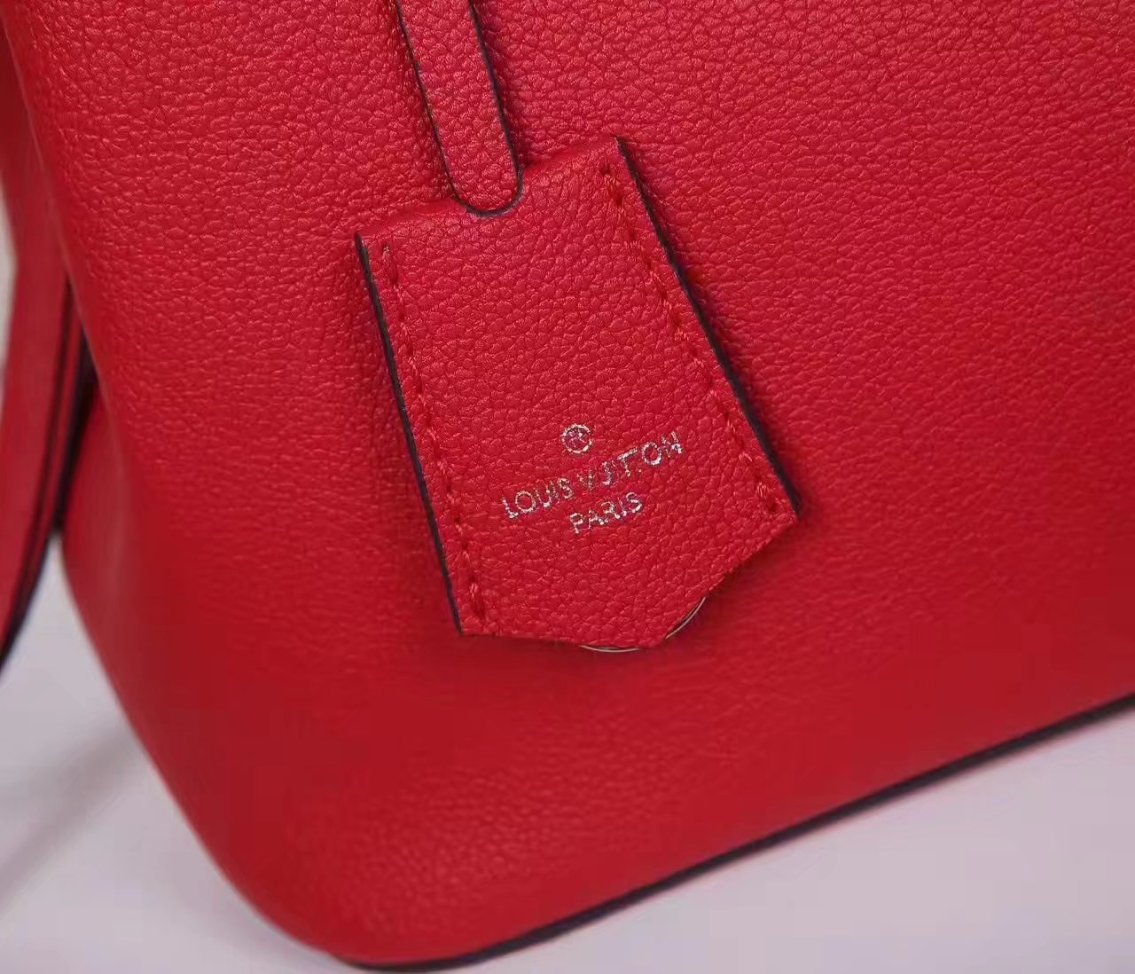 Louis Vuitton M54677 Lockme Bucket Soft Calfskin Exterior Red