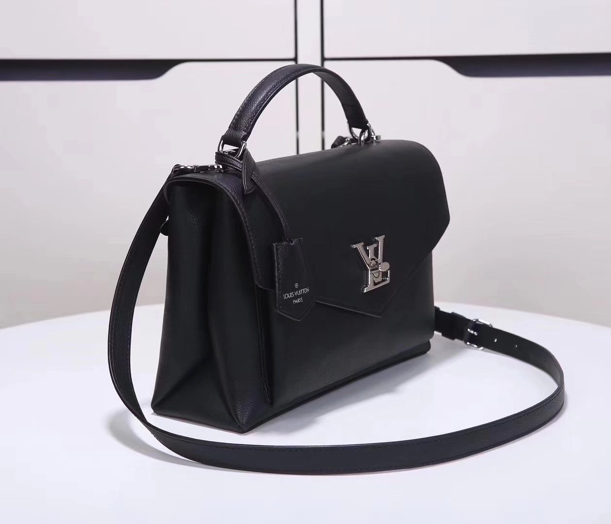 Louis Vuitton M54849 My Lockme Noir Soft Calfskin