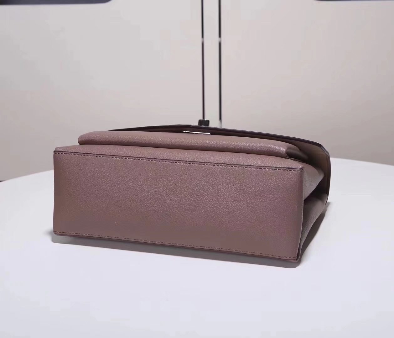 Louis Vuitton M54877 My Lockme Vanille Taupe Glace Soft Calfskin