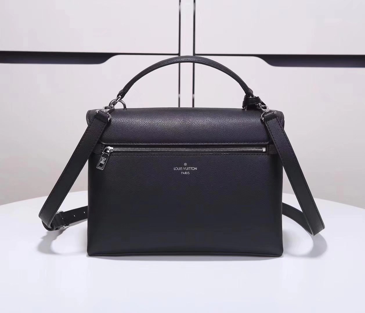 Louis Vuitton M54878 My Lockme Vanille Noir Soft Calfskin