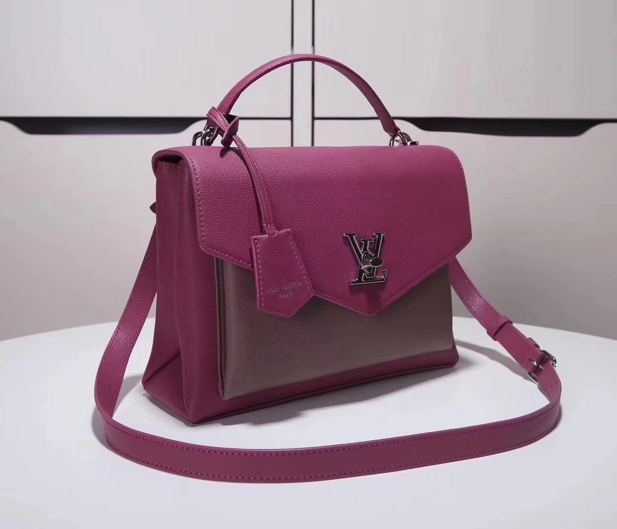 Louis Vuitton M54878 My Lockme Vanille Rose Soft Calfskin