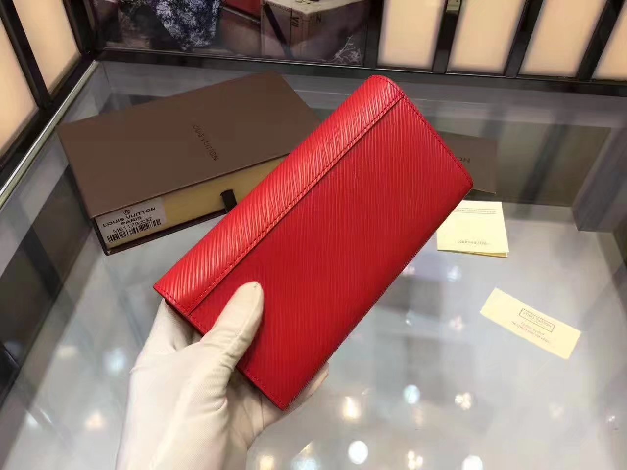 Louis Vuitton M61179 Twist Wallet Coquelicot Epi Leather