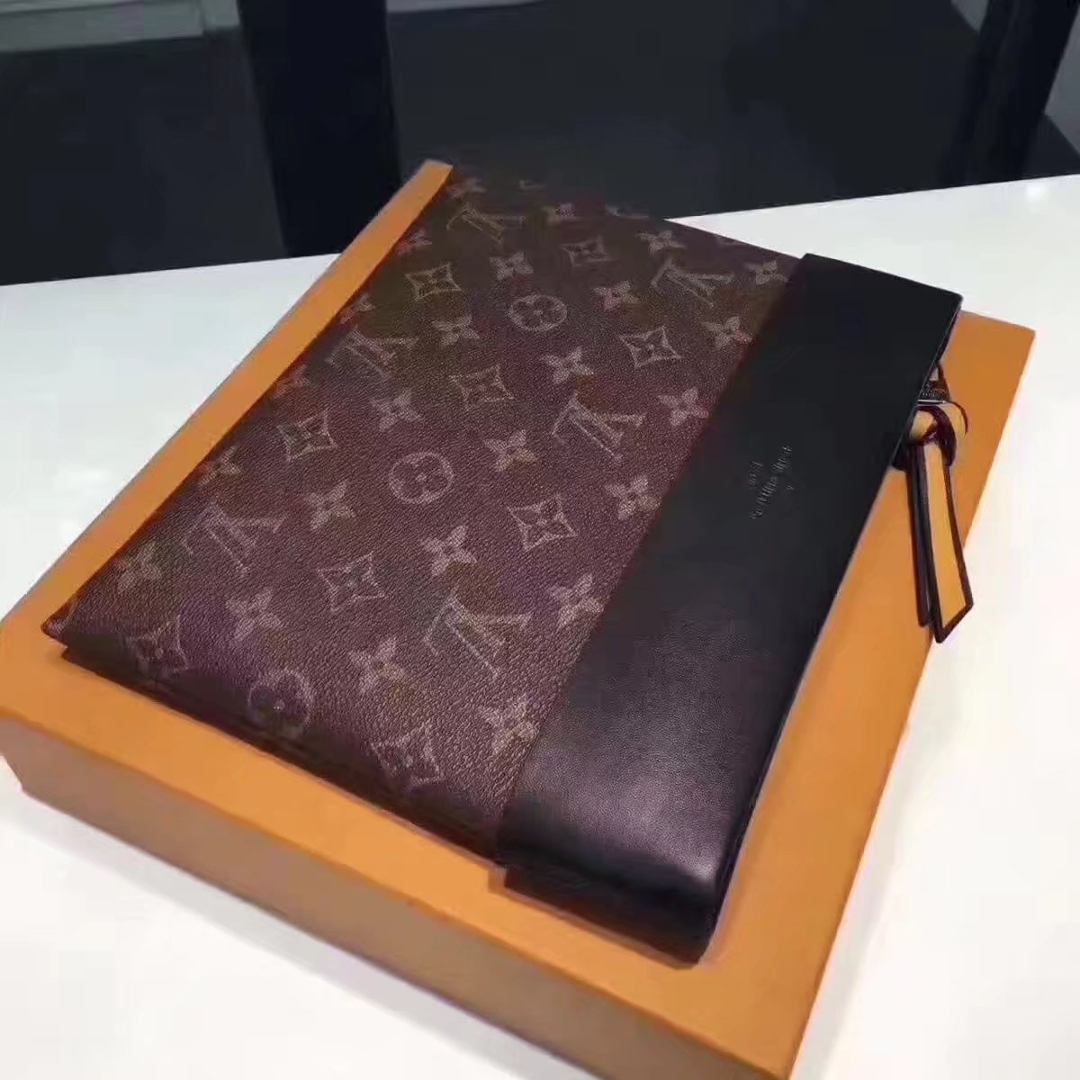 Louis Vuitton M64035 Monogram Pochette Tuileries Black