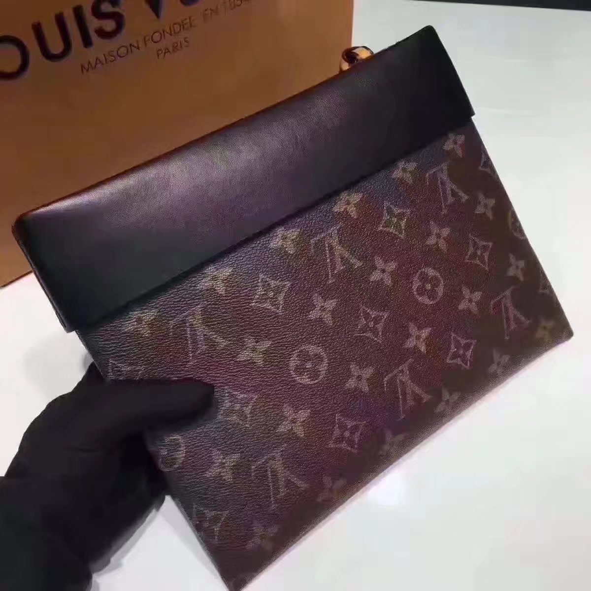 Louis Vuitton M64035 Monogram Pochette Tuileries Black