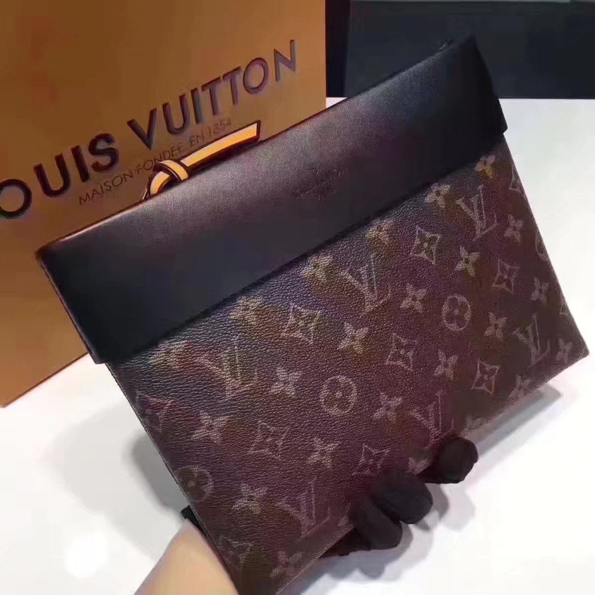 Louis Vuitton M64035 Monogram Pochette Tuileries Black