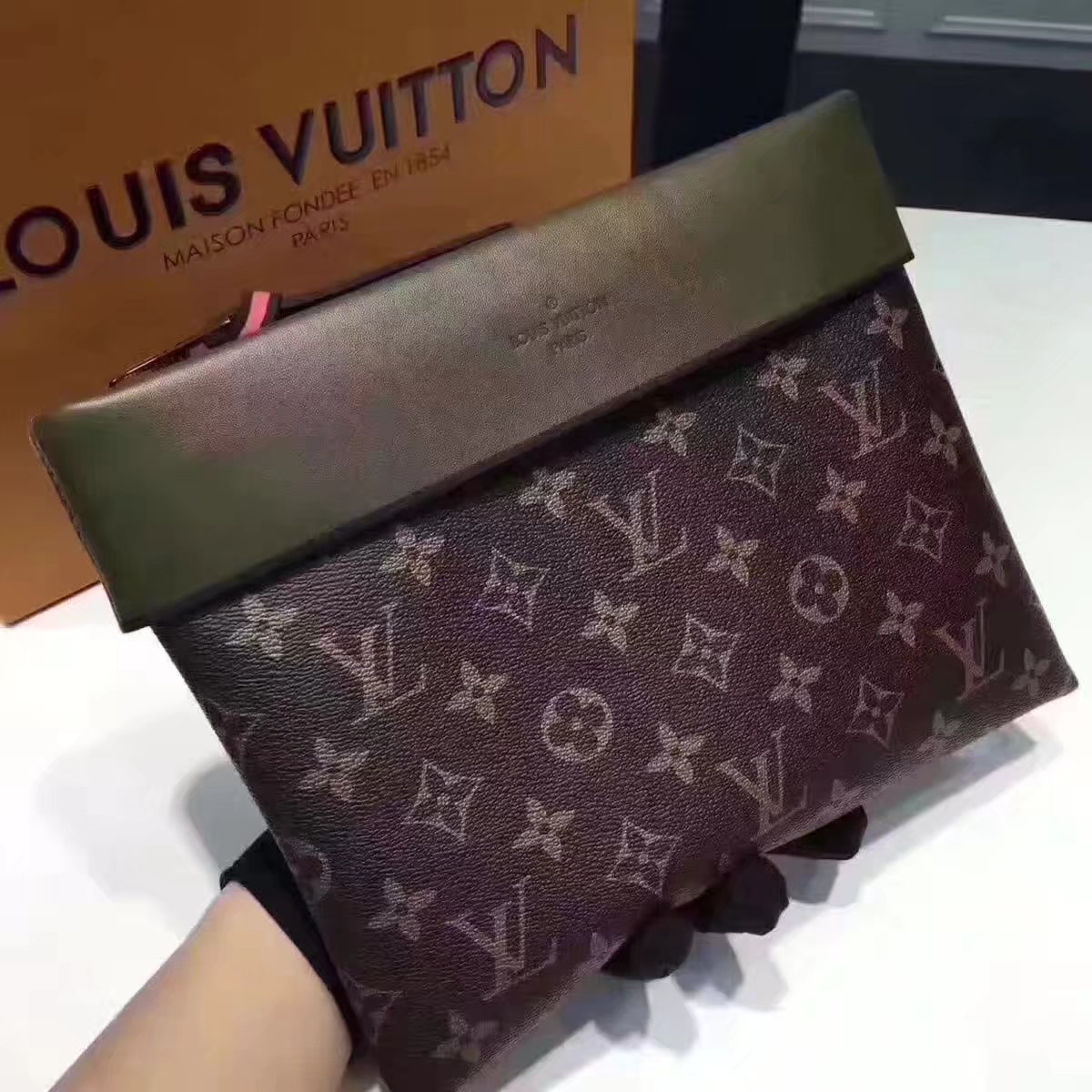 Louis Vuitton M64035 Monogram Pochette Tuileries Khaki