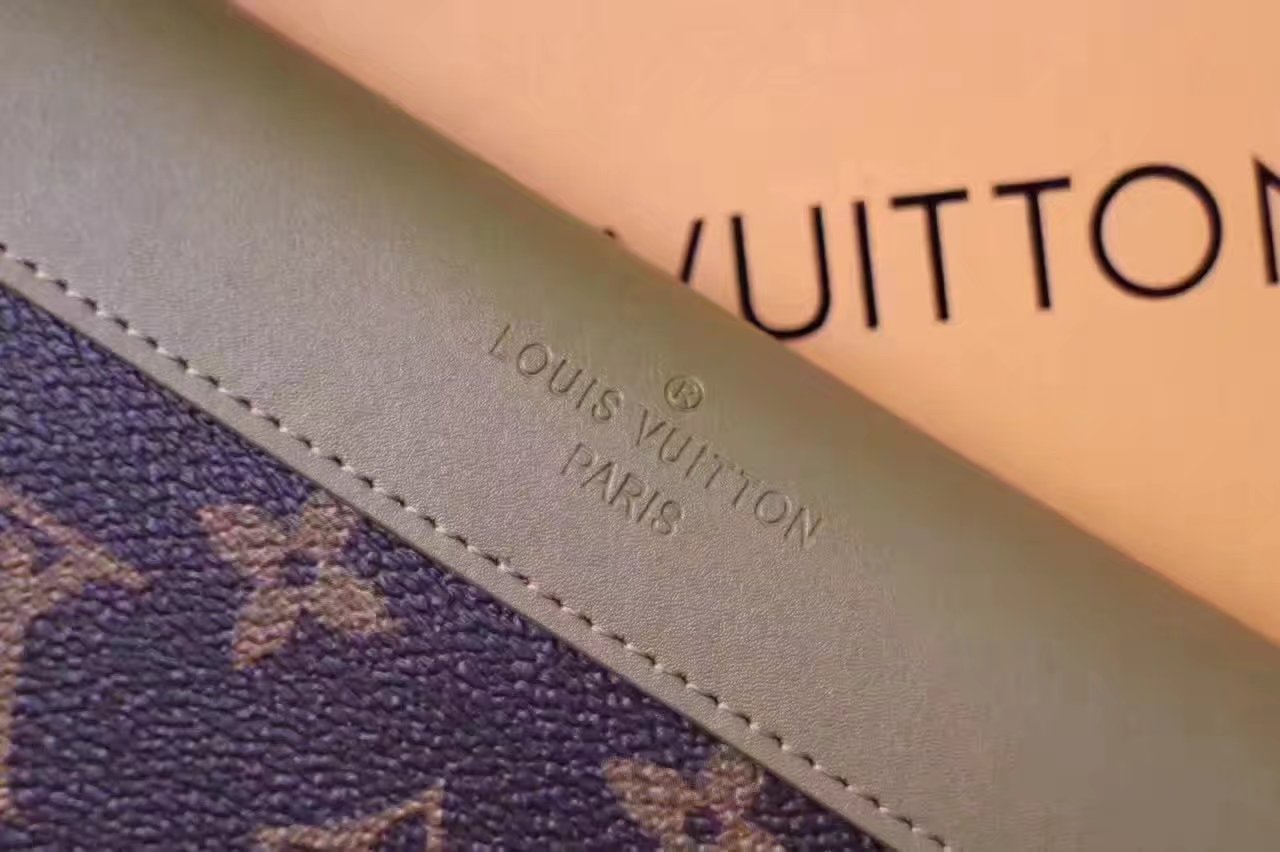 Louis Vuitton M64097 Sarah Wallet Monogram Khaki