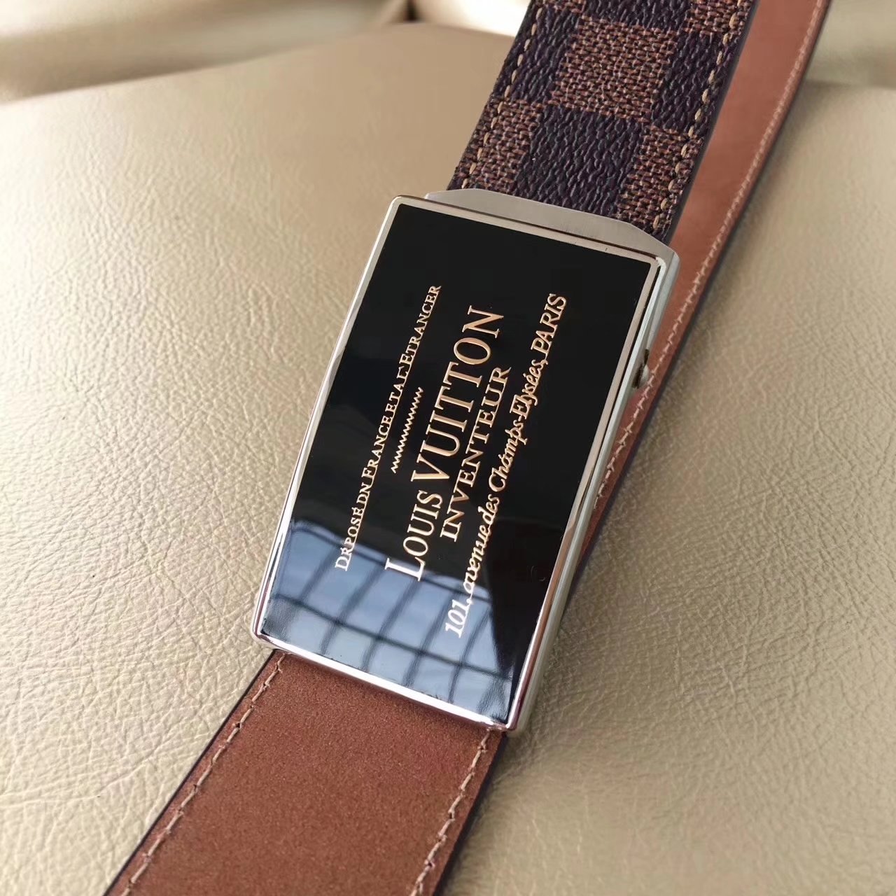 Louis Vuitton Men Reversible Leather Belt 010