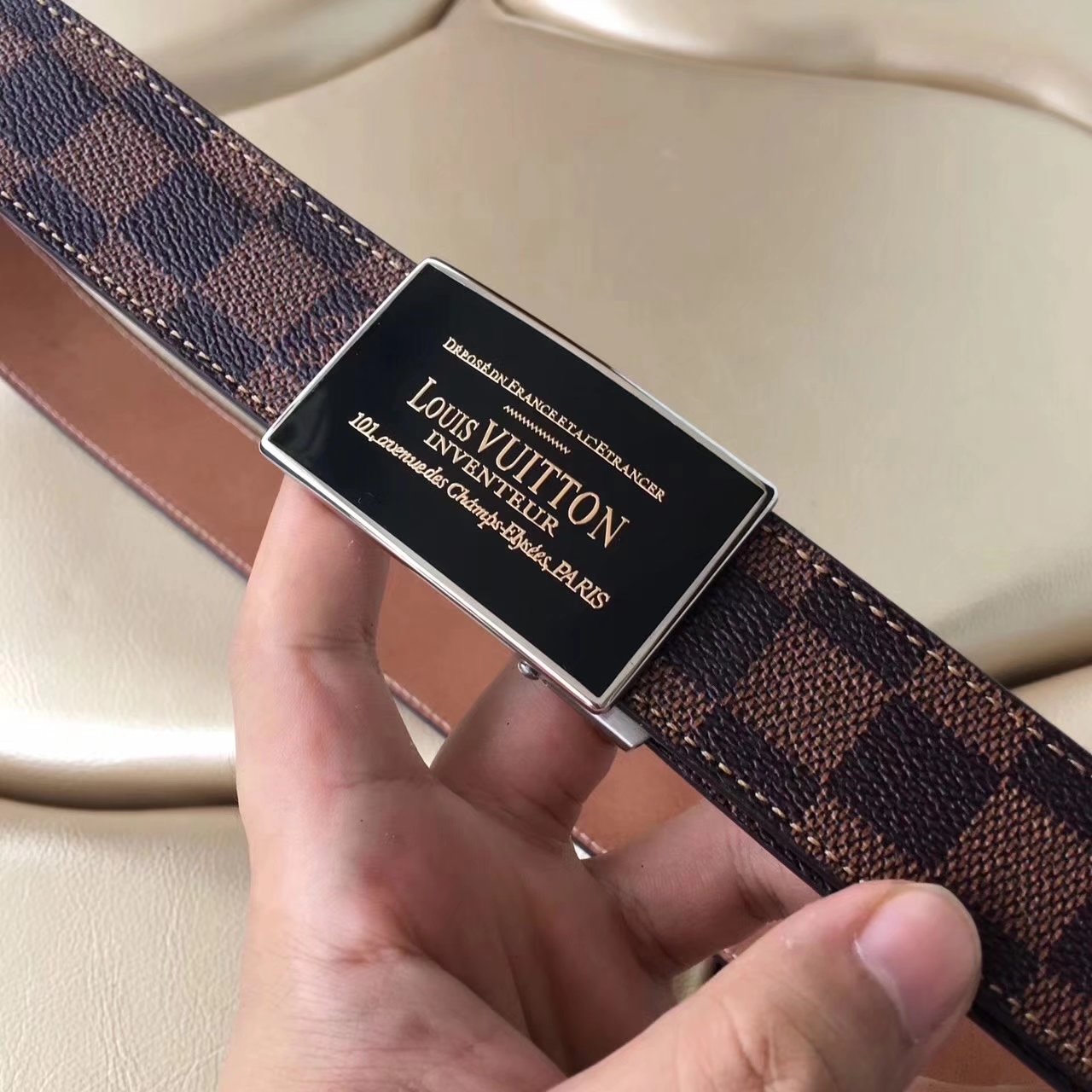 Louis Vuitton Men Reversible Leather Belt 010