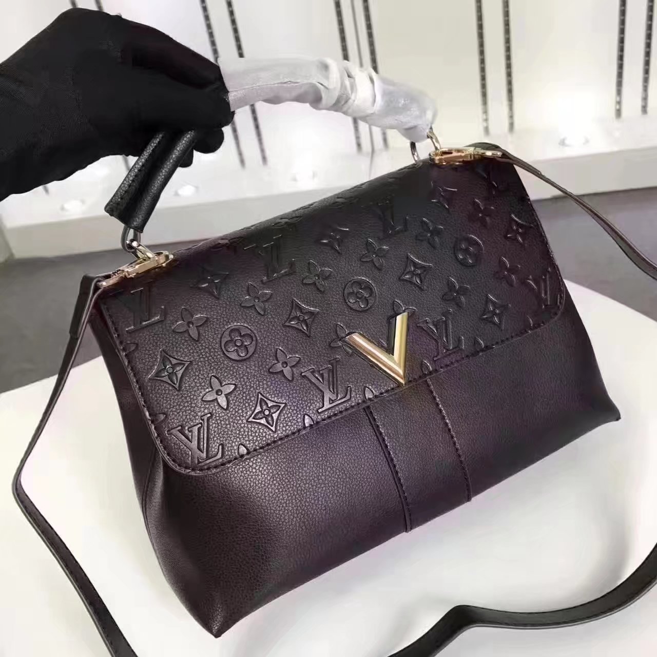 Louis vuitton M51989 Very Onle Handle Bag Noir