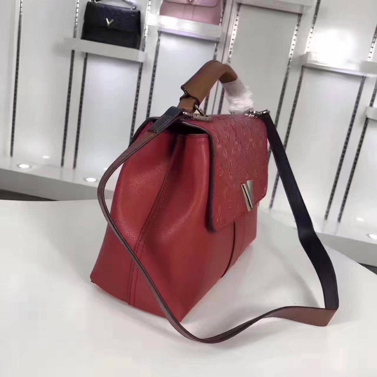 Louis vuitton M51989 Very Onle Handle Bag Red