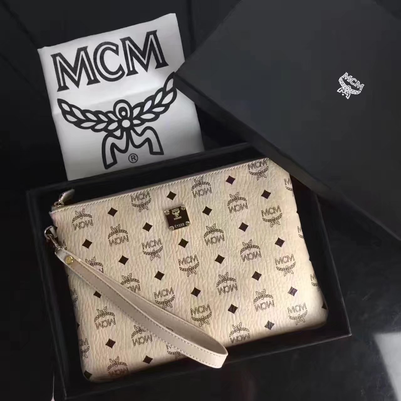 MCM Stark Pouch With Wristlet White