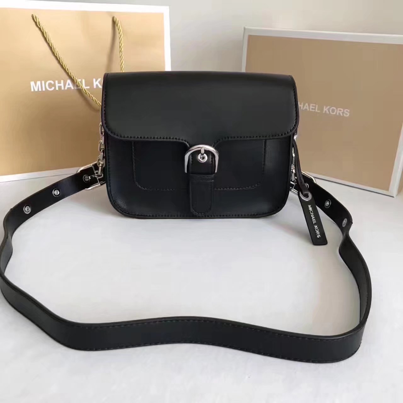 Michael Kors Cooper Medium Leather Shoulder Bags Black