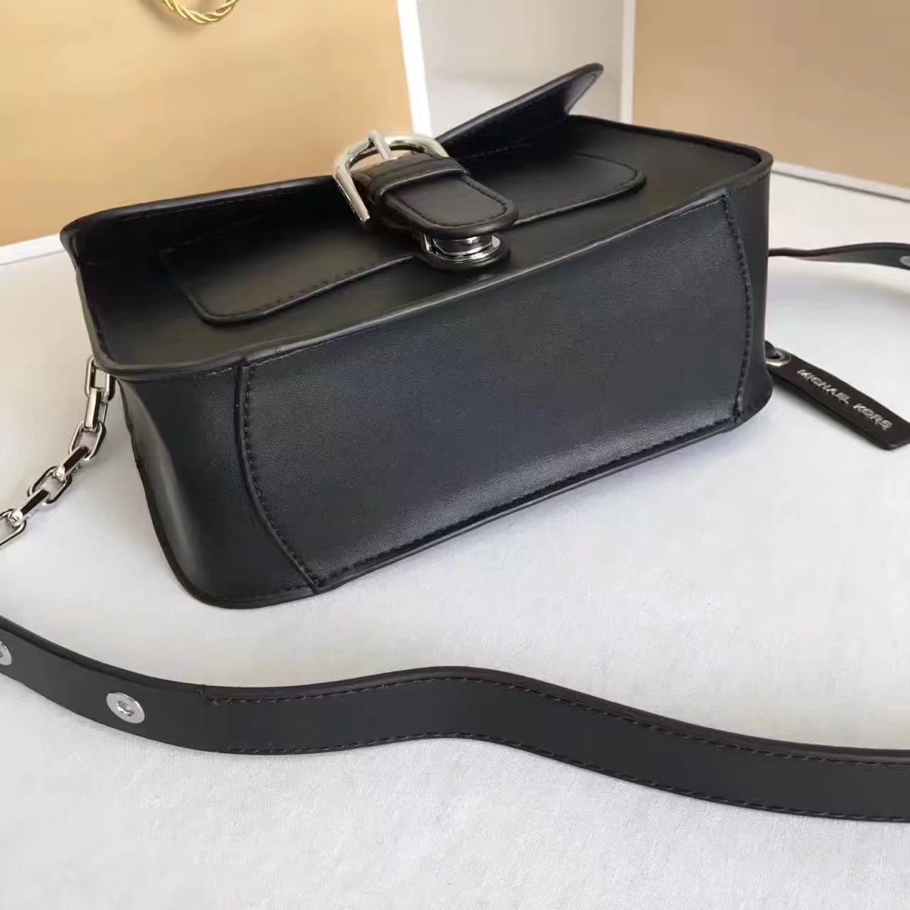 Michael Kors Cooper Medium Leather Shoulder Bags Black