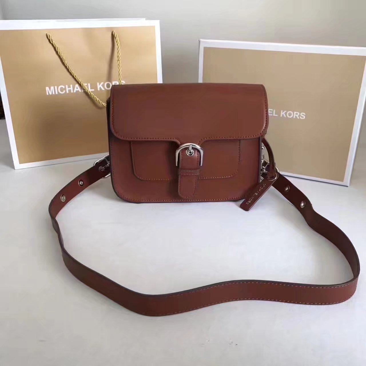 Michael Kors Cooper Medium Leather Shoulder Bags Brown