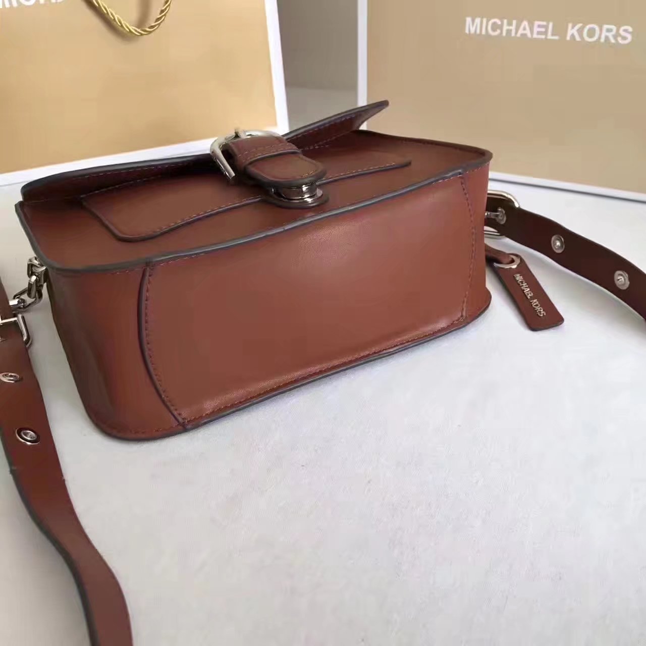 Michael Kors Cooper Medium Leather Shoulder Bags Brown