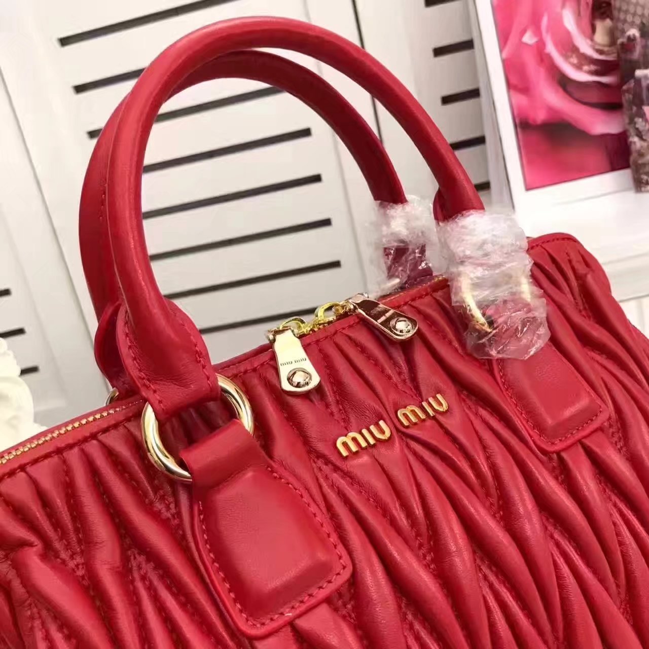 Miu Miu Matelasse Women Zip Tote Bag Red