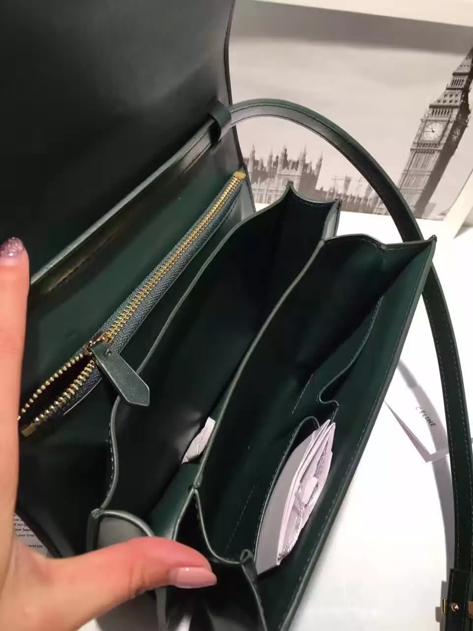 Original Quality Celine Clasp Classic Box Bag Medium Dark Green