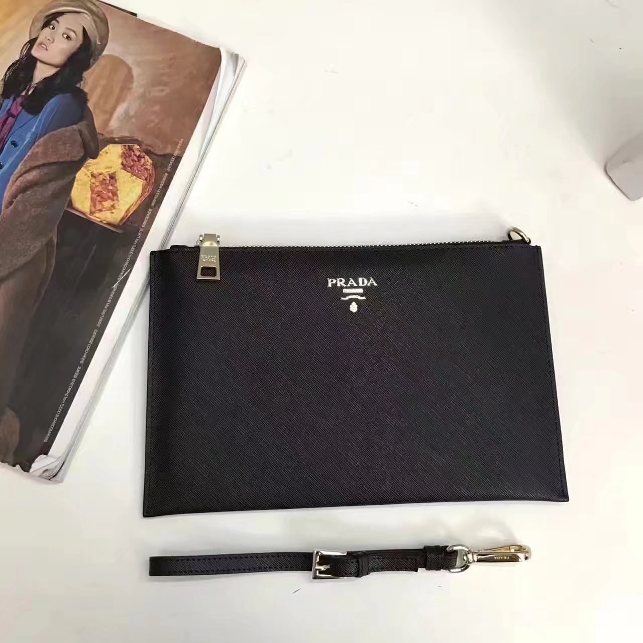 Prada 175 Women Leather Clutches Black