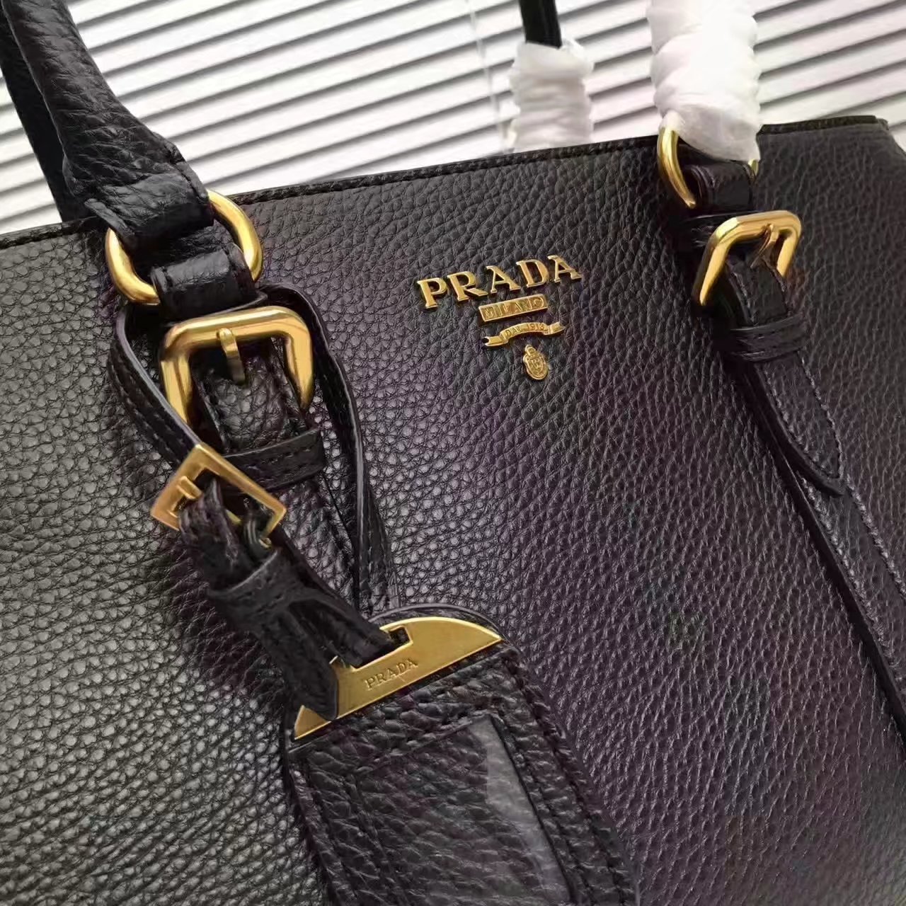 Prada 2996 Women 175 Tote Handbag Black