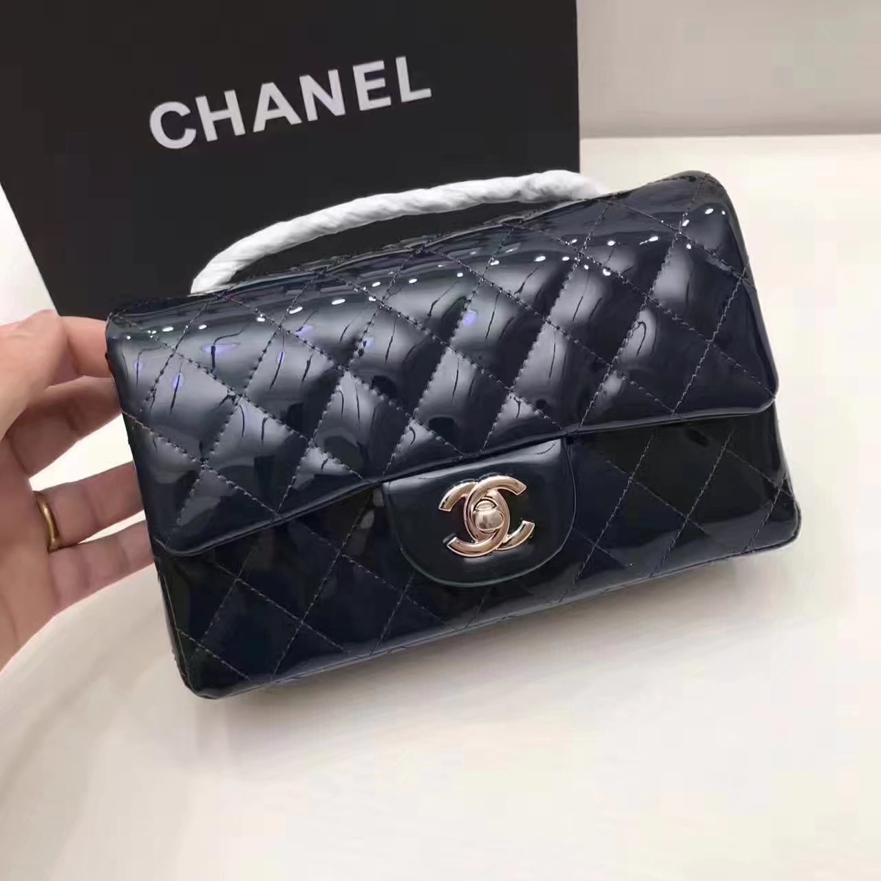 Top Chanel Classics Handbag Light Leather With Silver 20cm