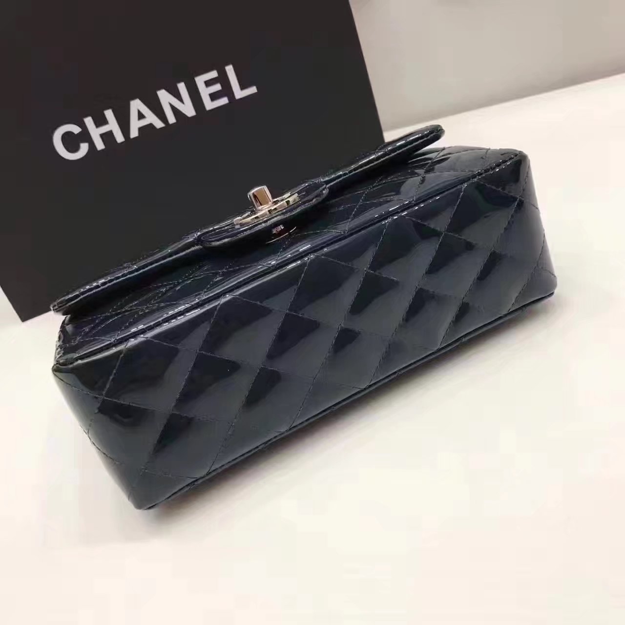 Top Chanel Classics Handbag Light Leather With Silver 20cm