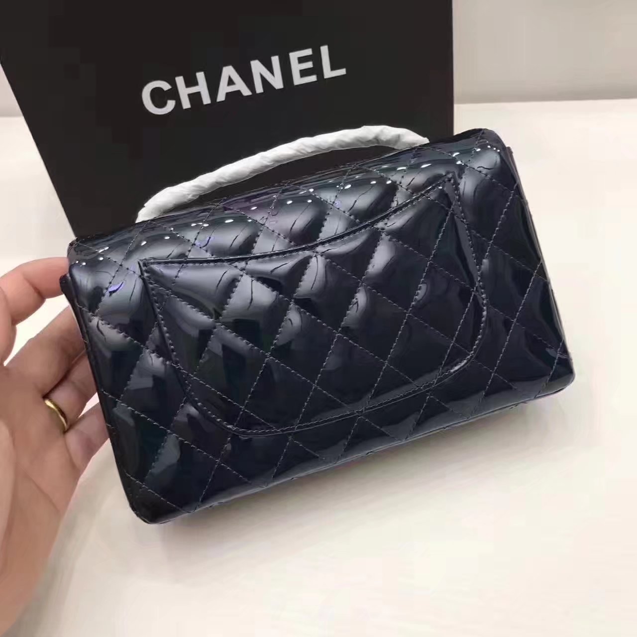 Top Chanel Classics Handbag Light Leather With Silver 20cm