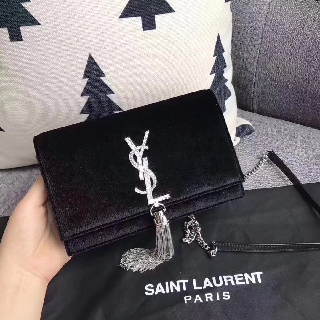 Yves Saint Laurent Velvet Classic Saint Laurent Shoulder Bag With Interlocking Metal Black