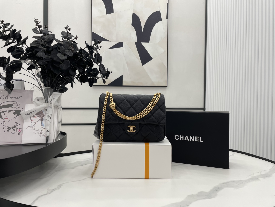 Chanel 23P AS3829 Heart Chain Adjustable Buckle CC Logo Large Flap Bag ...